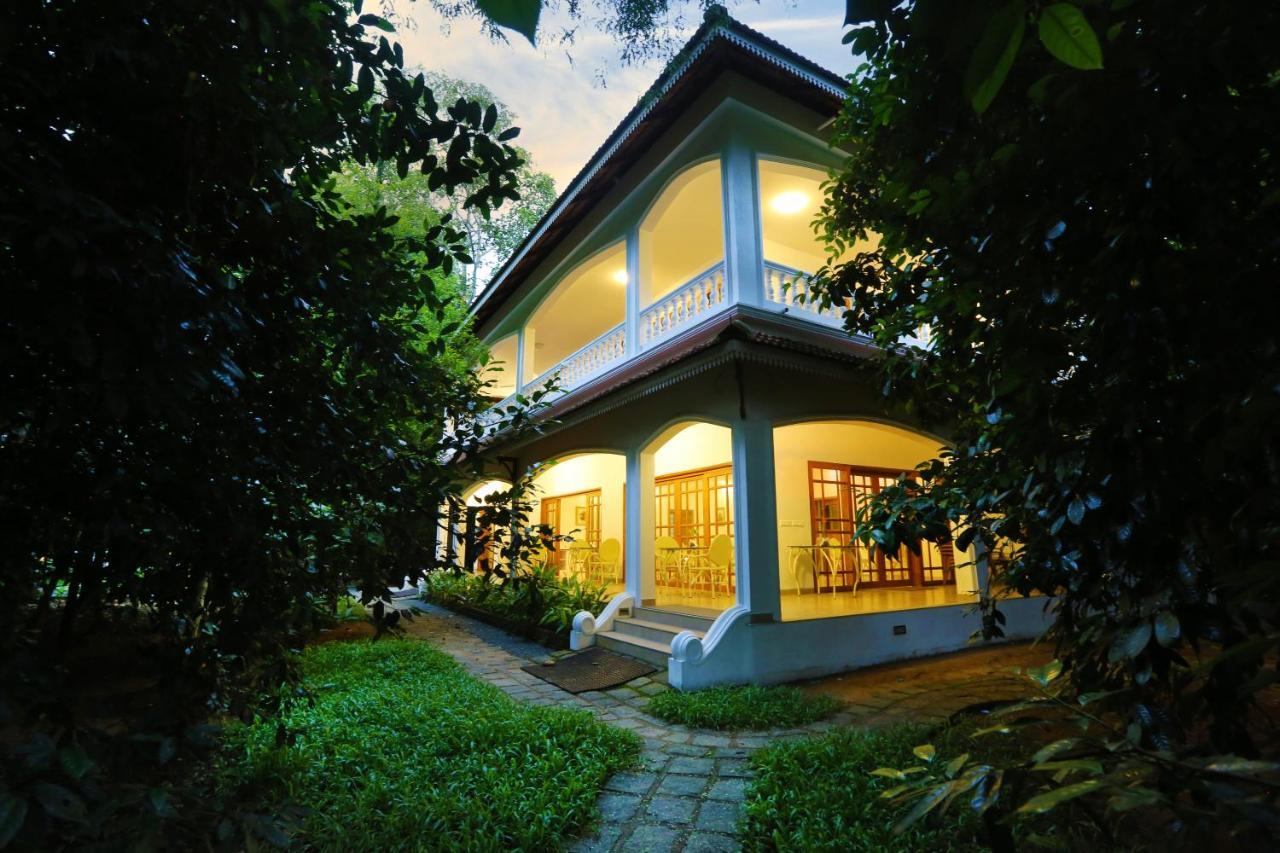 วันซ์อะพอน เดอะ ริเวอร์ Hotel Kochi ภายนอก รูปภาพ